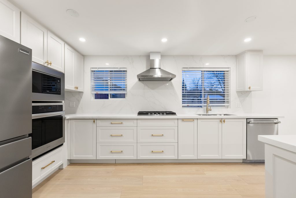 Pacific Builders | Case Study 6 – Open-Concept Kitchen & Main Floor Makeover in Cambridge