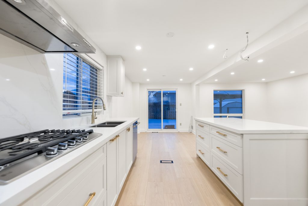 Pacific Builders | Case Study 6 – Open-Concept Kitchen & Main Floor Makeover in Cambridge