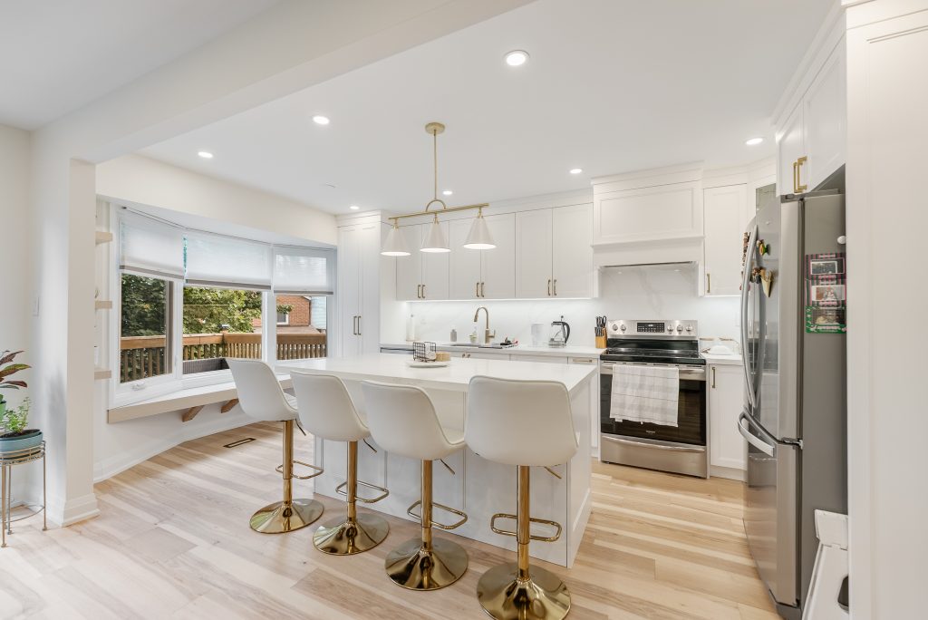 Full Kitchen - Vaughan, ON