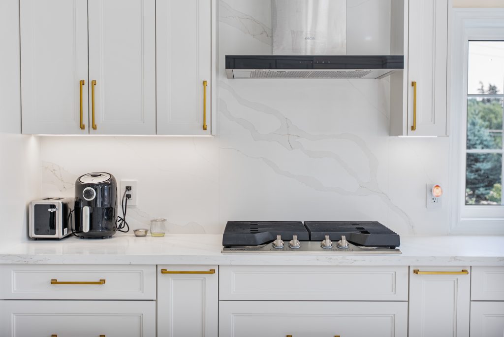 Quartz Countertop & Backsplash